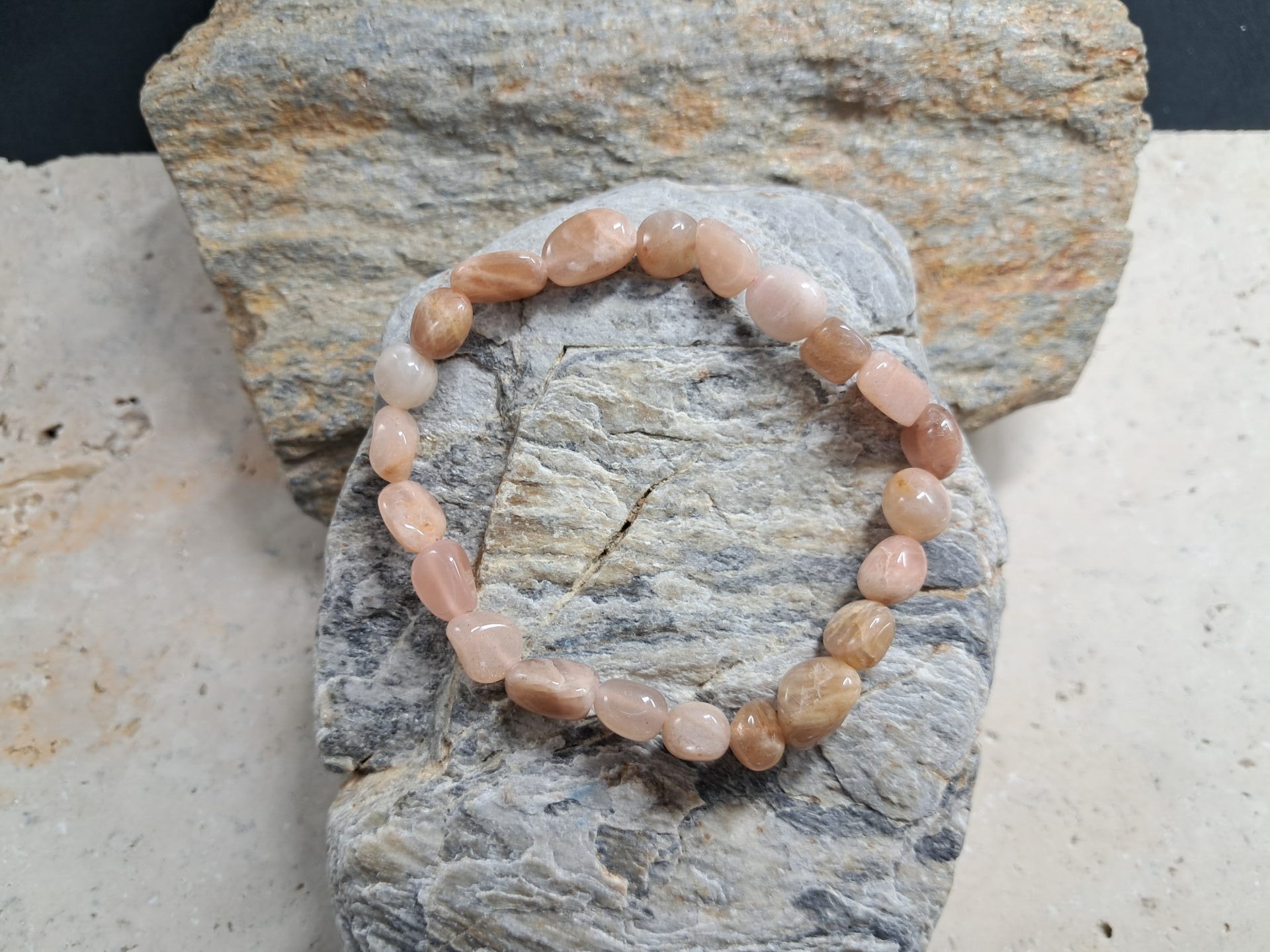 Bracelet pierre de soleil pierre roulée