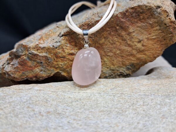 Pendentif pierre roulée quartz rose (2cm)