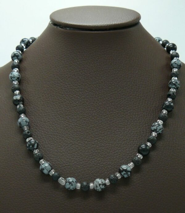 Collier obsidienne neige, pierre de lave et perle de verre