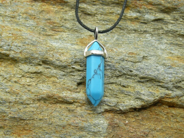 Pendentif pierre pointe turquoise